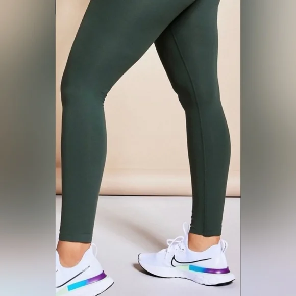 NWT Fabletics High-Waisted PureLuxe Minimal Legging NWT - Picture 2 of 5